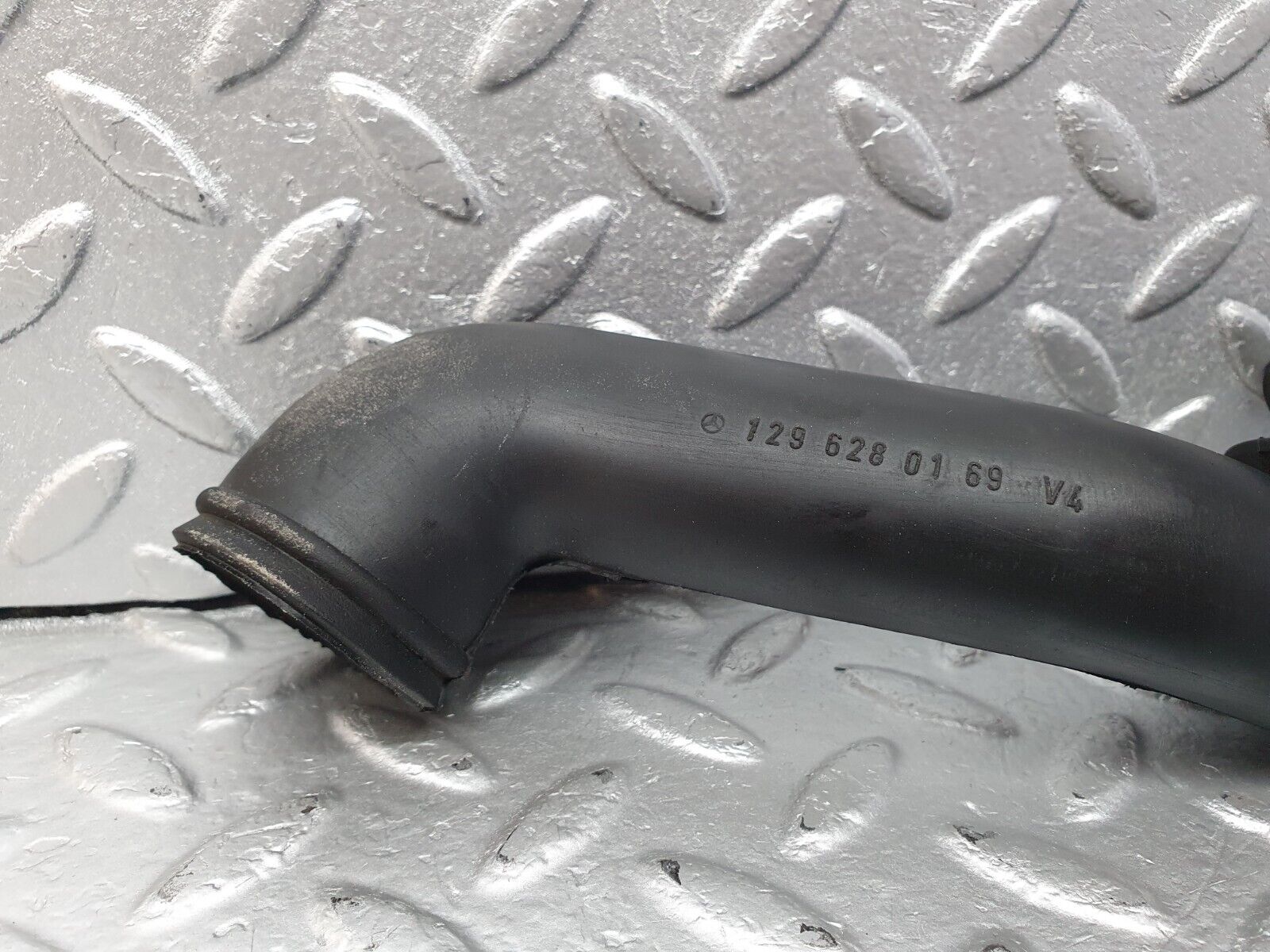 42521 Mercedes-Benz R129 320SL Coupe Heater Drain Pipe 1296280169