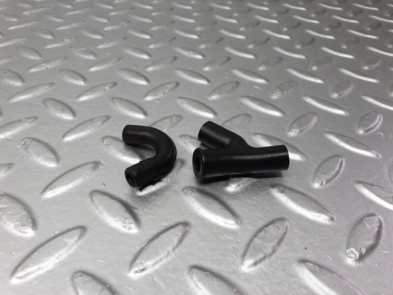 41731 Mercedes-Benz W124 200E Vacuum Pipe Set For Carburettor 1170780145