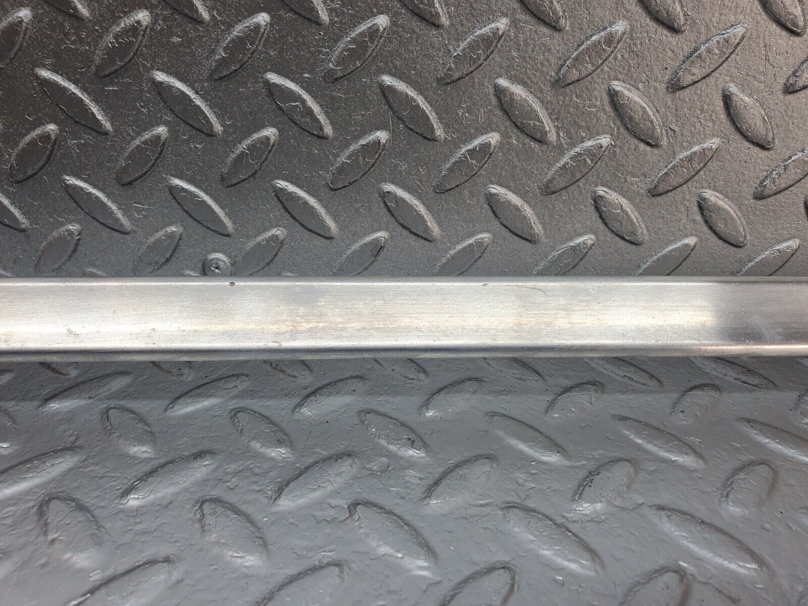 43047 Mercedes-Benz R107 Hardtop Roof Chrome Left Side