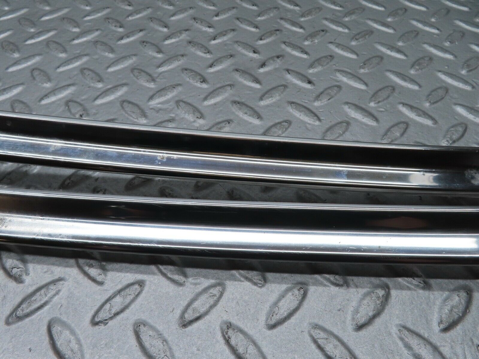 20539 Mercedes-Benz R107 450SL Soft Top Cover Chrome Moulding Trim
