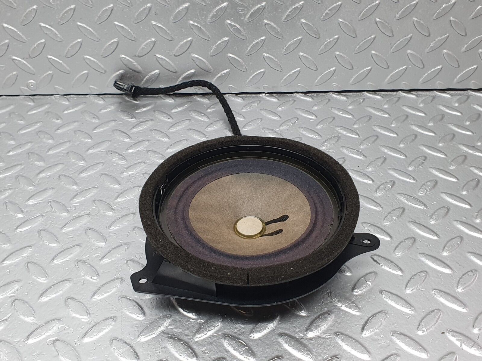 41810 Mercedes-Benz W202 C200 Front Door Loudspeaker Right 228209602
