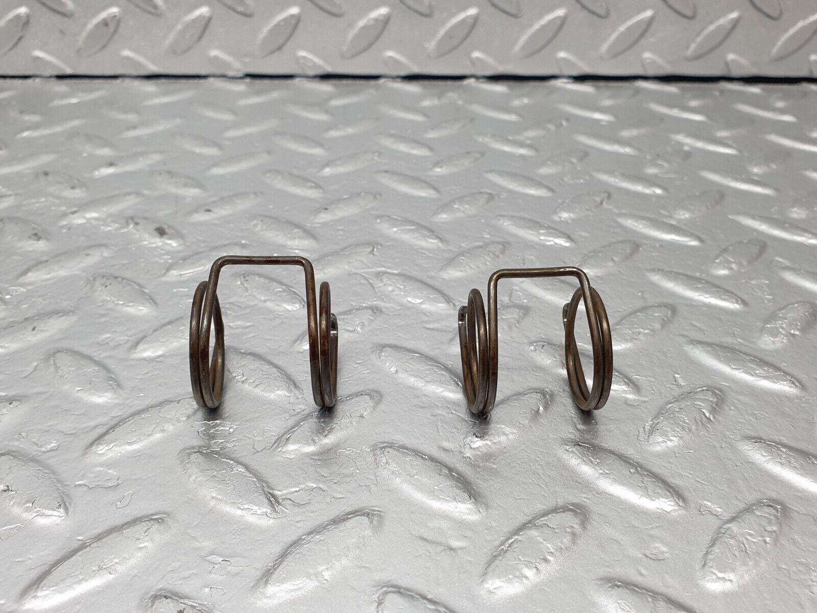 43361 Mercedes-Benz W108 280SE Valve Rocker Arm With Retaining Spring