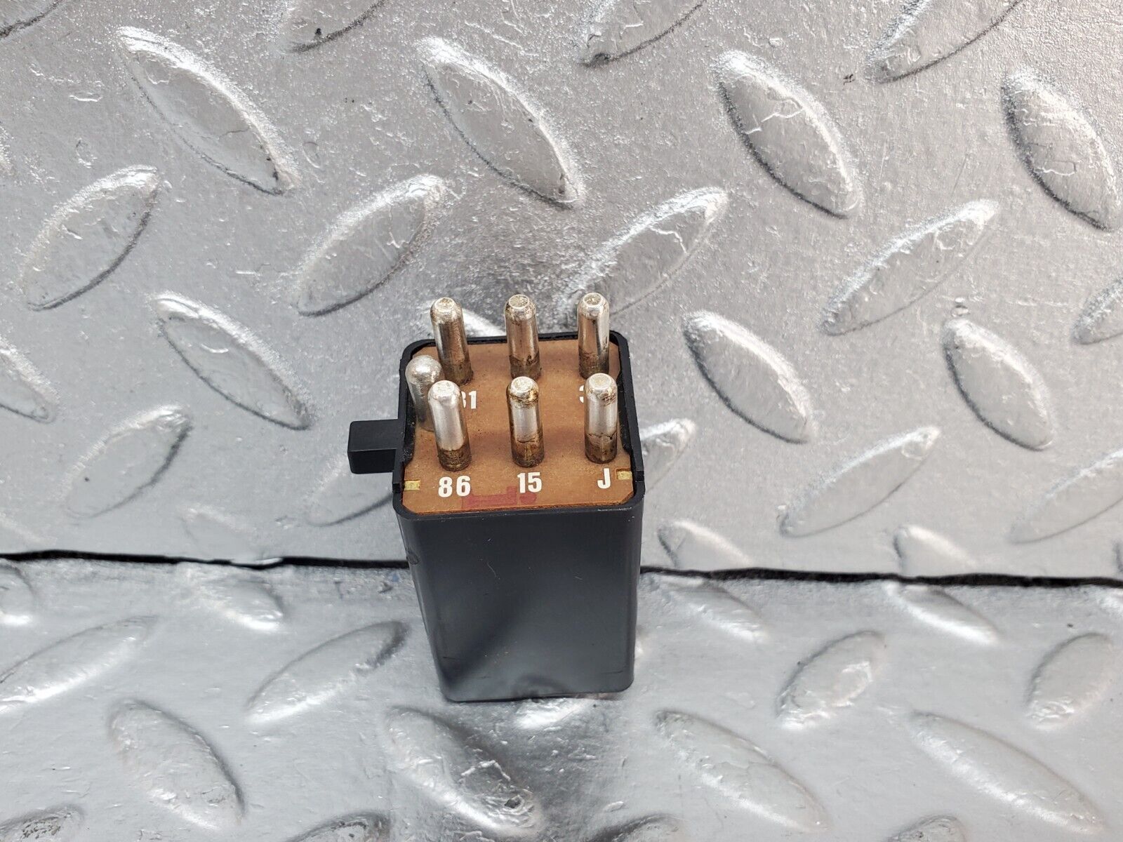 44357 Mercedes-Benz W123 280E Intermittent Wiper Relay 0008210863