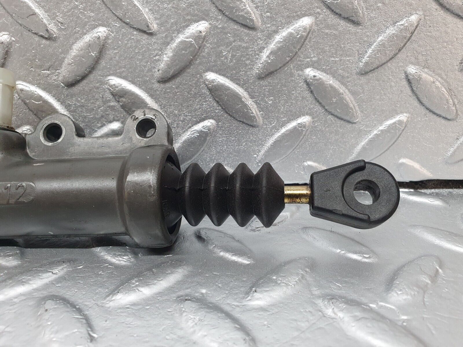 42832 Mercedes-Benz W201 190 2.0L Clutch Master Cylinder 5432 Fag G471 2022900112