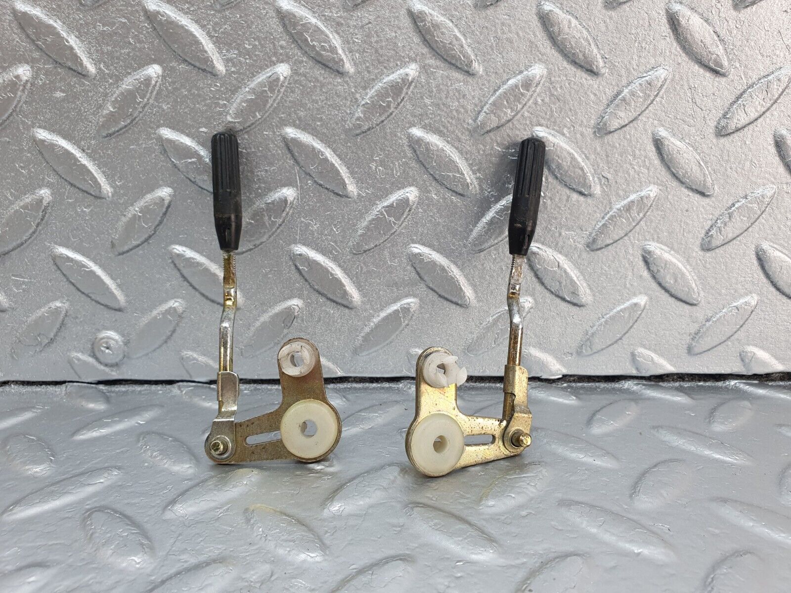 42964 Mercedes-Benz W201 190 2.0L Rear Door Lock Knob Pair