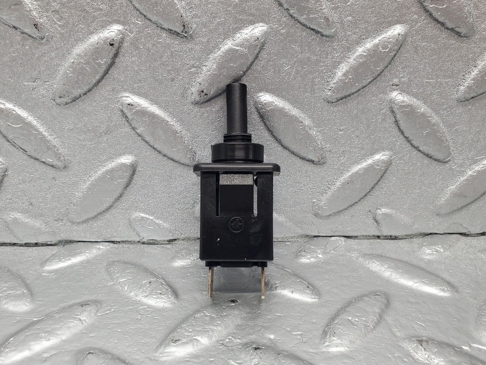 46552 Mercedes-Benz C123 280CE Coupe Door Contact Switch 0008213152