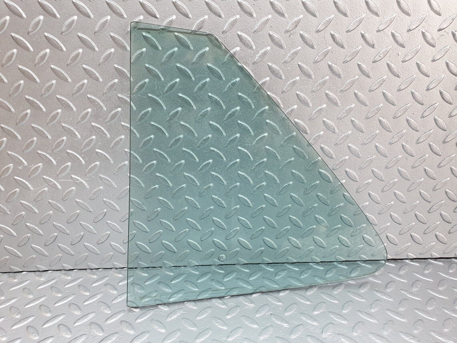 43061 Mercedes-Benz R107 Hardtop Quarter Window Glass Left Side