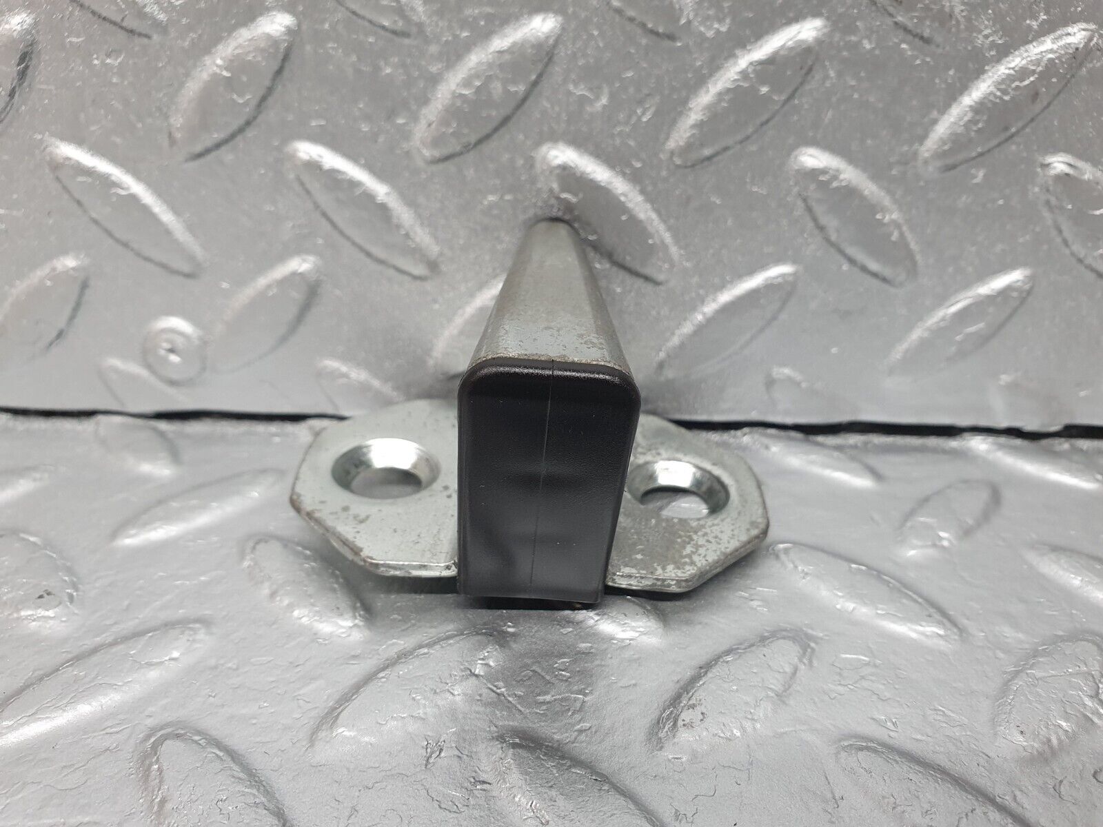 41953 Mercedes-Benz W202 C200 Door Lock Latch