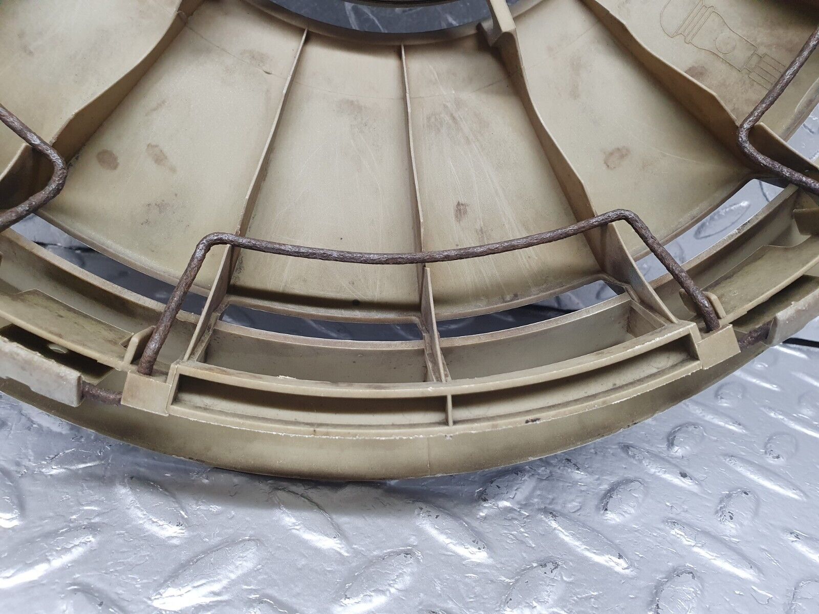 42879 Mercedes-Benz W201 190 2.0L Wheel Trim Hub Cap 14" 2014010324