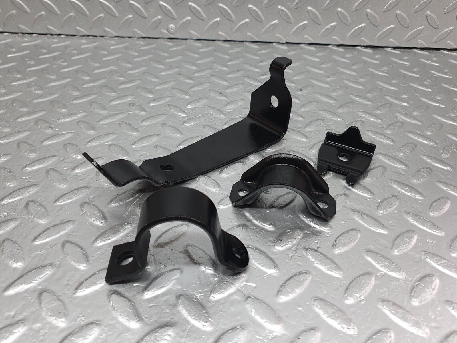 42119 Mercedes-Benz W202 C200 Anti Roll Bar Holder Bracket Front Left