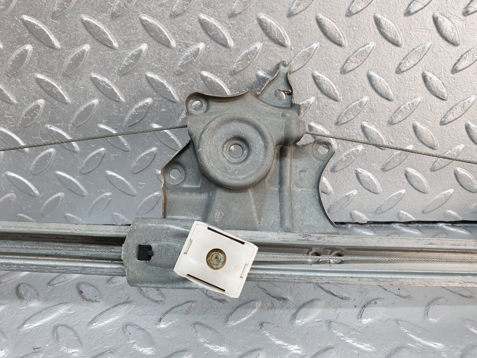 41940 Mercedes-Benz W202 C200 Rear Left Power Window Regulator