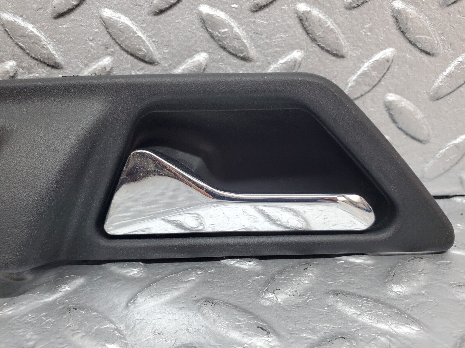 44744 Mercedes-Benz W124 220E Interior Door Handle Rear Left 1247600161