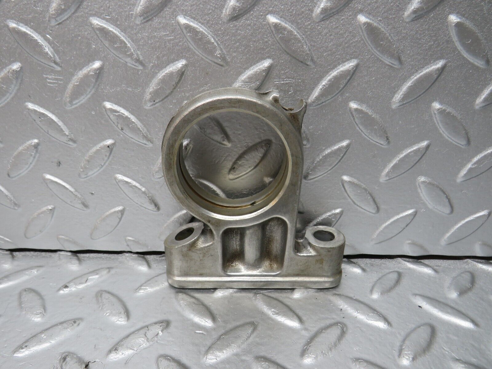 33093 Mercedes-Benz C107 R107 350 V8 Camshaft Tower Bearing 1160512118