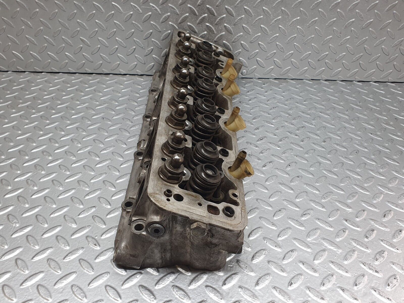 43840 Mercedes-Benz C126 380SEC Coupe Cylinder Head Right Side 1160163401
