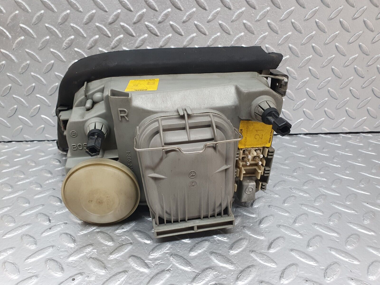 42402 Mercedes-Benz R129 320SL Coupe Headlight Bosch Right 0301090702 1305621236