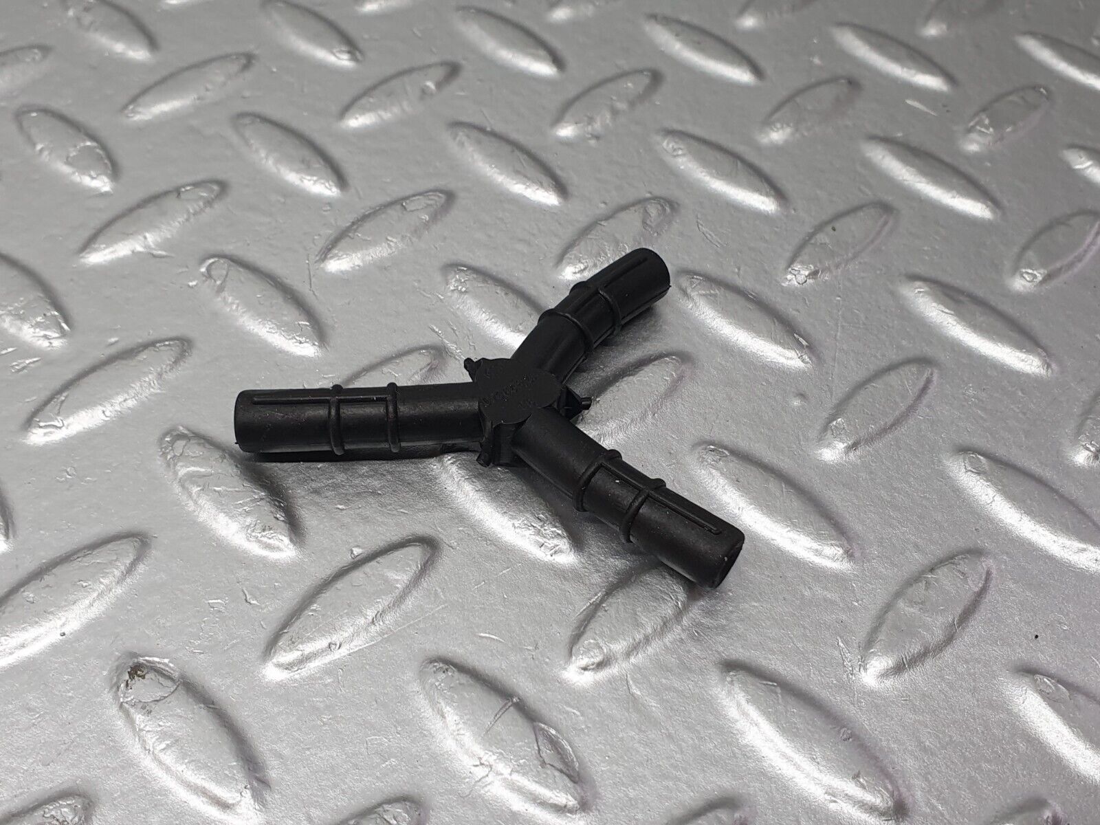 41731 Mercedes-Benz W124 200E Vacuum Pipe Set For Carburettor 1170780145