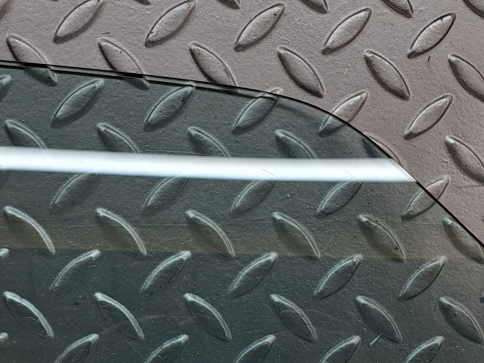 44364 Mercedes-Benz W123 280E Front Right Door Window Glass