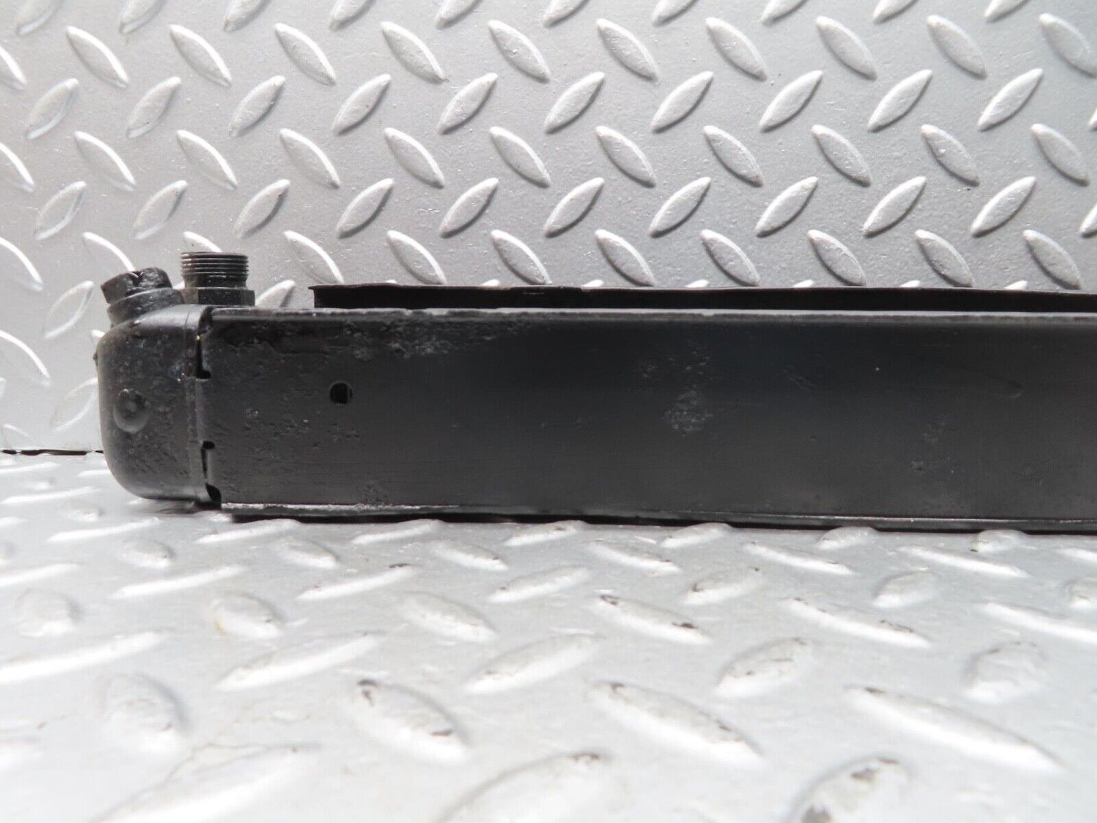 14497 Mercedes-Benz W116 350SE Oil Cooler Behr 1081800765