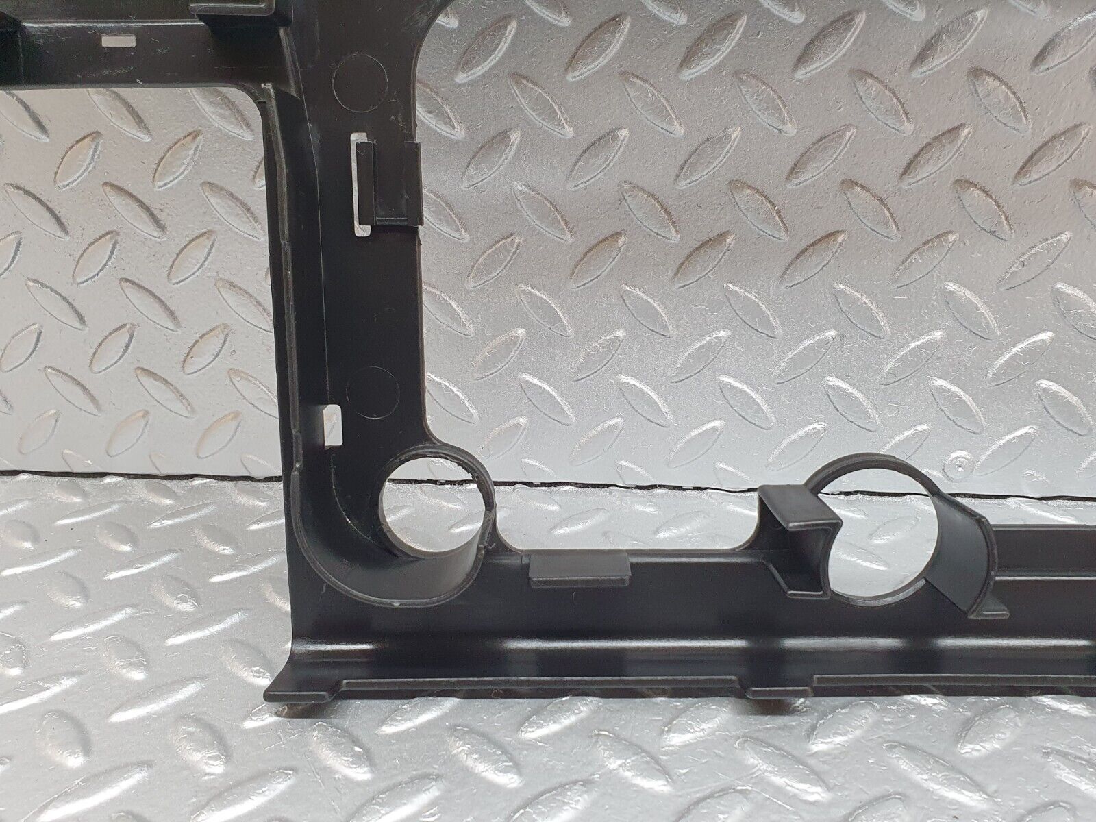 41754 Mercedes-Benz W202 C200 Rear Deck Bracket 2025457740