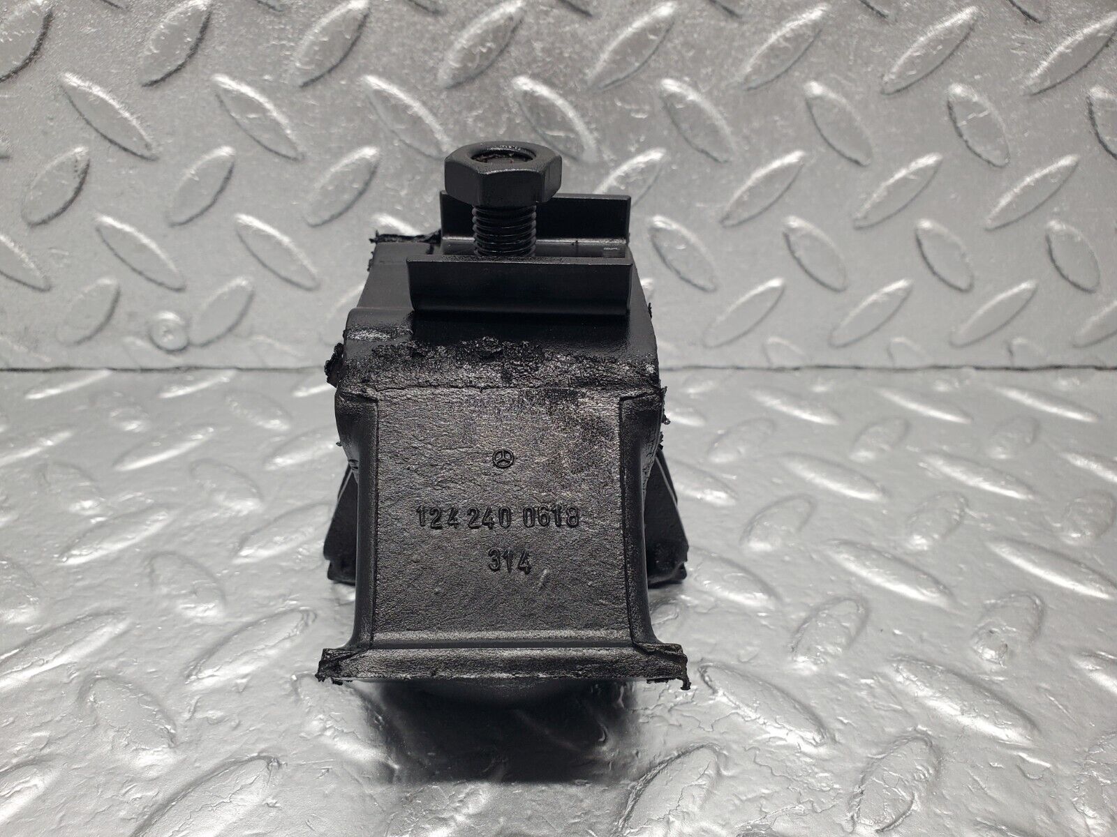 46299 Mercedes-Benz W124 280E Gearbox Rubber Mounting Bracket 1242400618