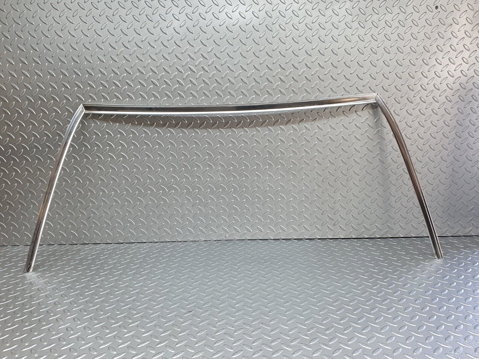 43054 Mercedes-Benz R107 Hardtop Windscreen Chrome Frame