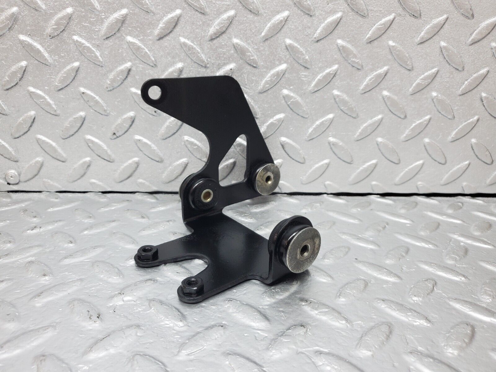 45296 Mercedes-Benz R129 300SL Coupe Heating Water Pump Bracket