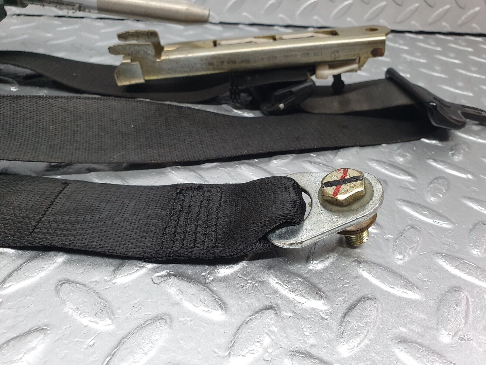 42803 Mercedes-Benz W201 190 2.0L Front Right Seat Belt With Buckle 2018606885 1248600269