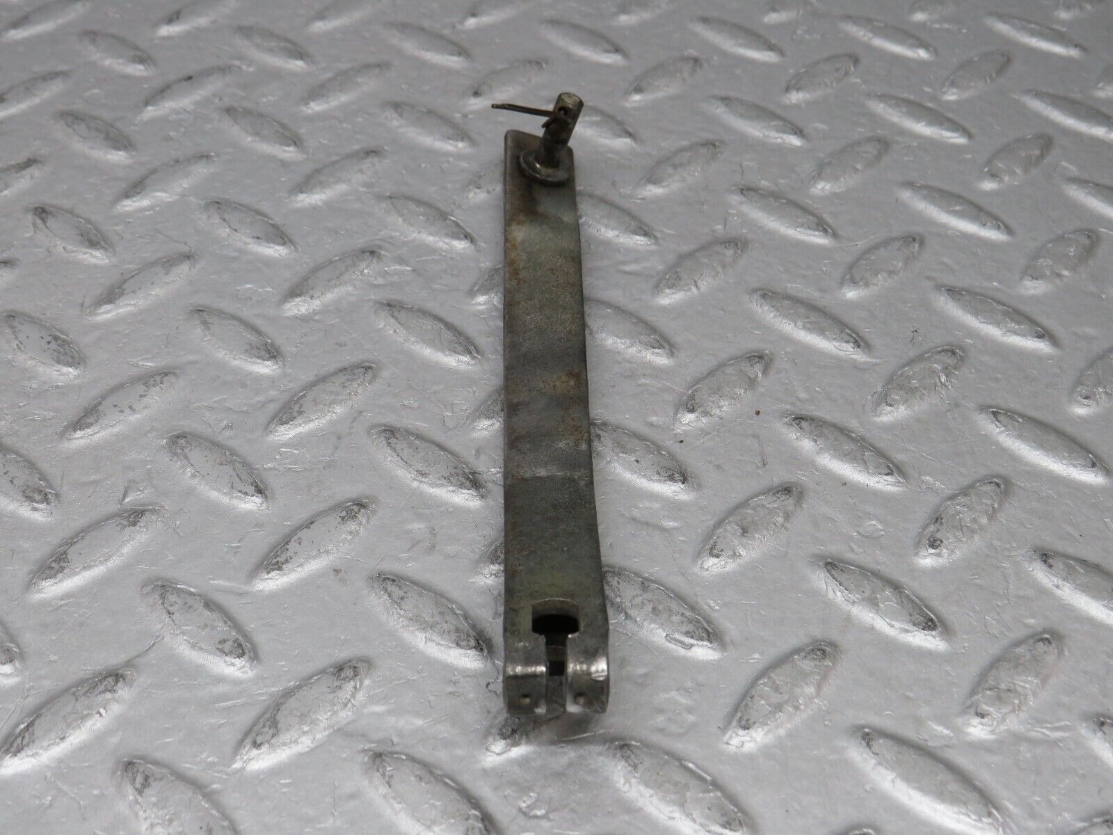 36418 Mercedes-Benz R107 450 Automatic Gearbox Linkage Bracket 722.002