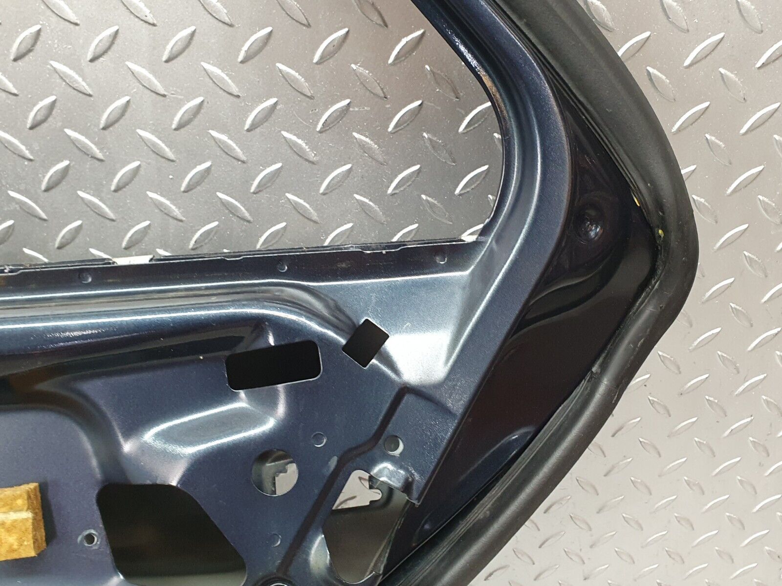 41834 Mercedes-Benz W202 C200 Rear Right Door