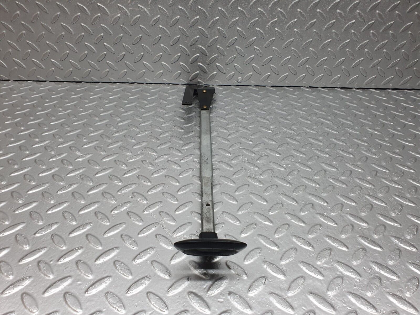 43096 Mercedes-Benz W108 280SE Front Left Seat Side Sliding Adjust Handle