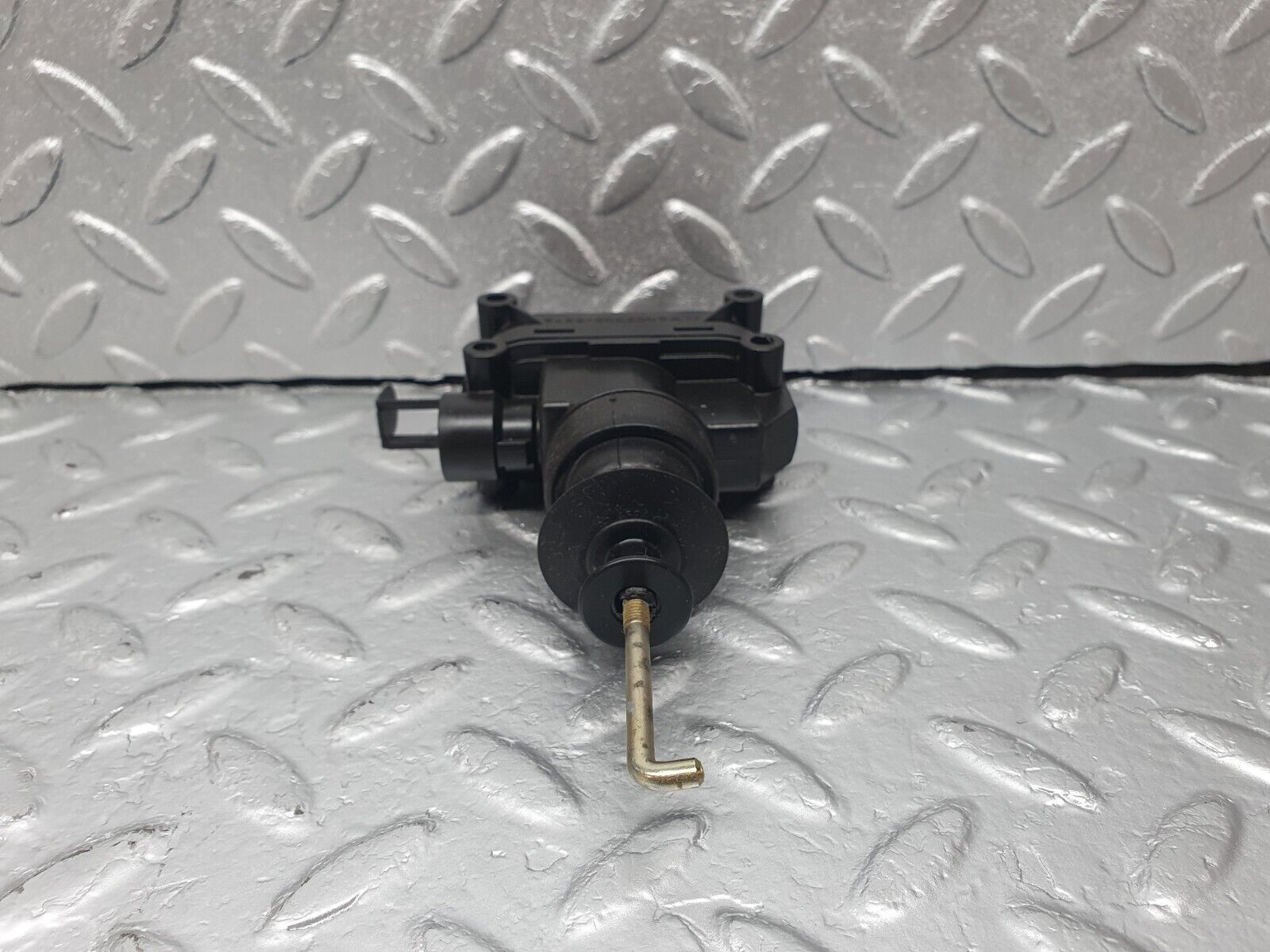 42479 Mercedes-Benz R129 320SL Coupe Left Door Lock Vacuum Actuator