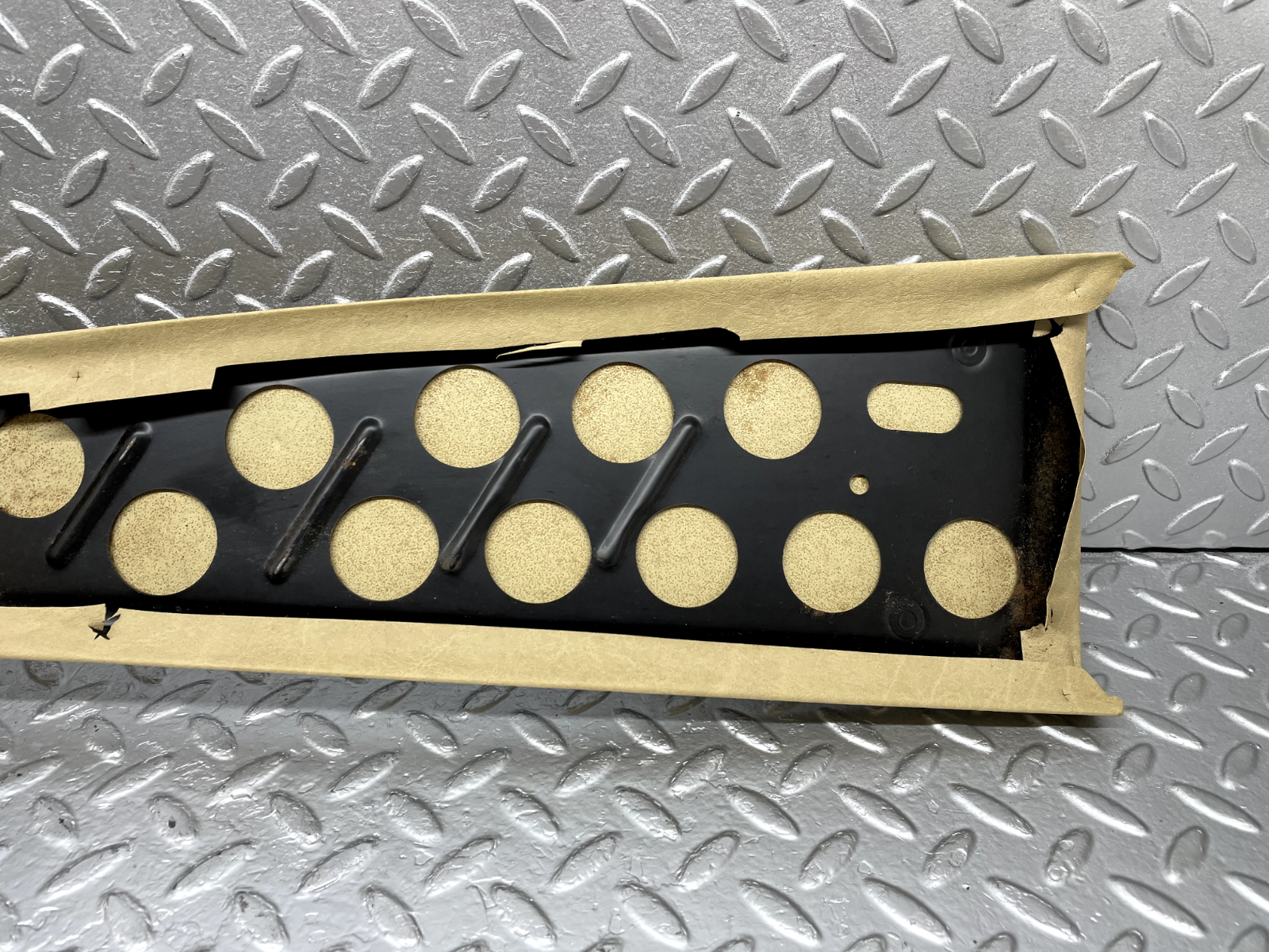 44251 Mercedes-Benz W123 280E B Pillar Cover Right Beige