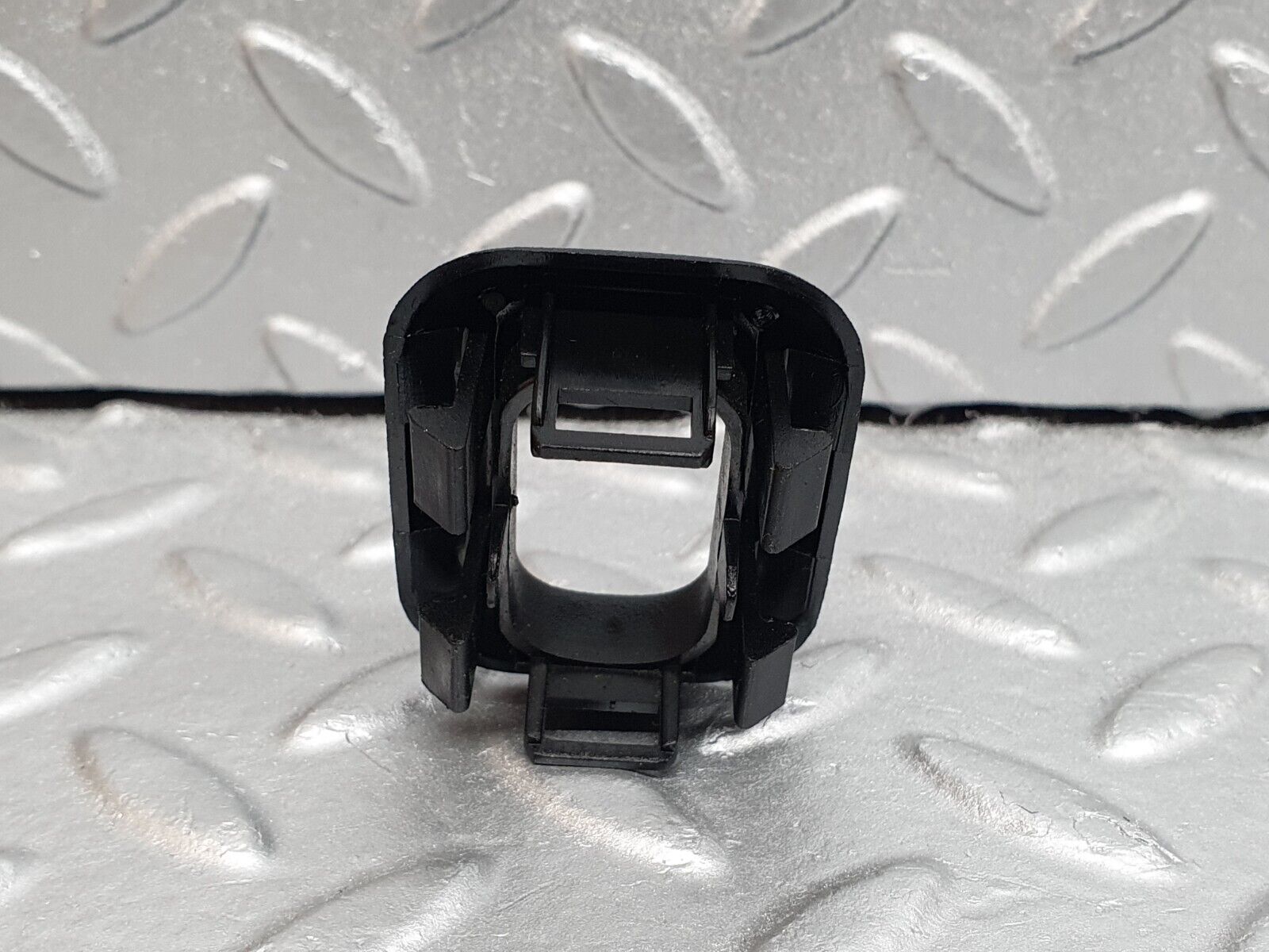 42046 Mercedes-Benz W202 C200 Window Switch Control Button Frame Housing 2028210159