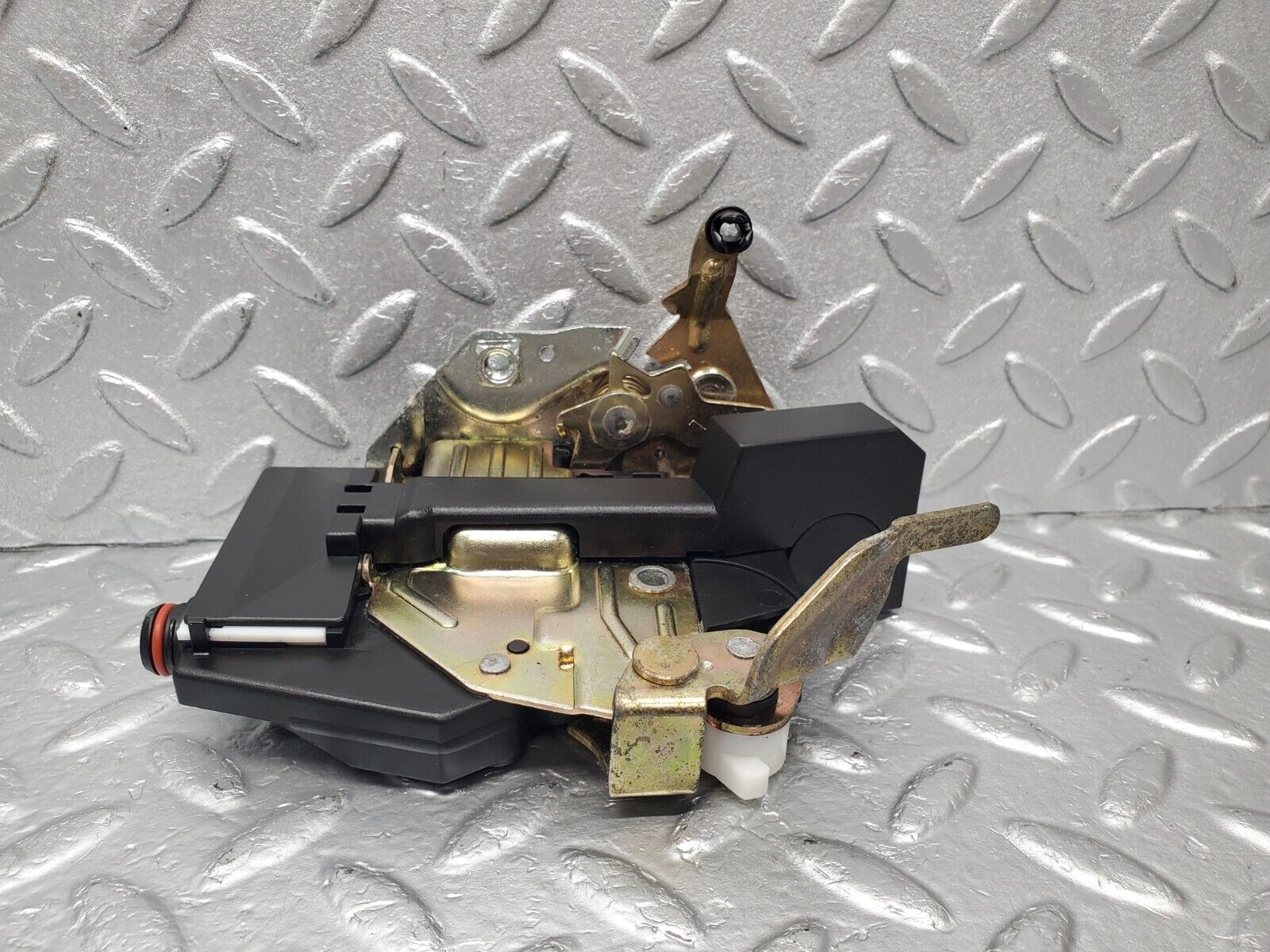 46750 Mercedes-Benz R129 320SL Coupe Left Door Lock Mechanism