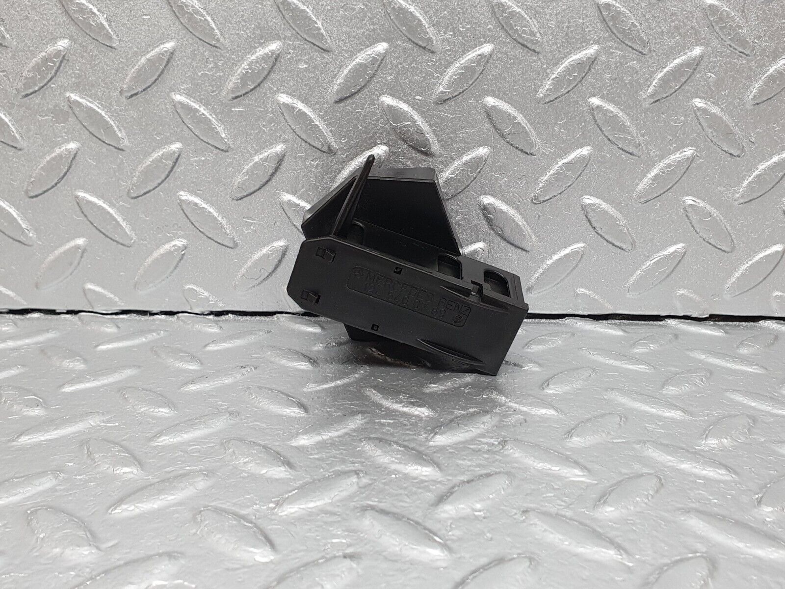 41659 Mercedes-Benz W124 200E Cable Wire Distributor Connector 1245400769