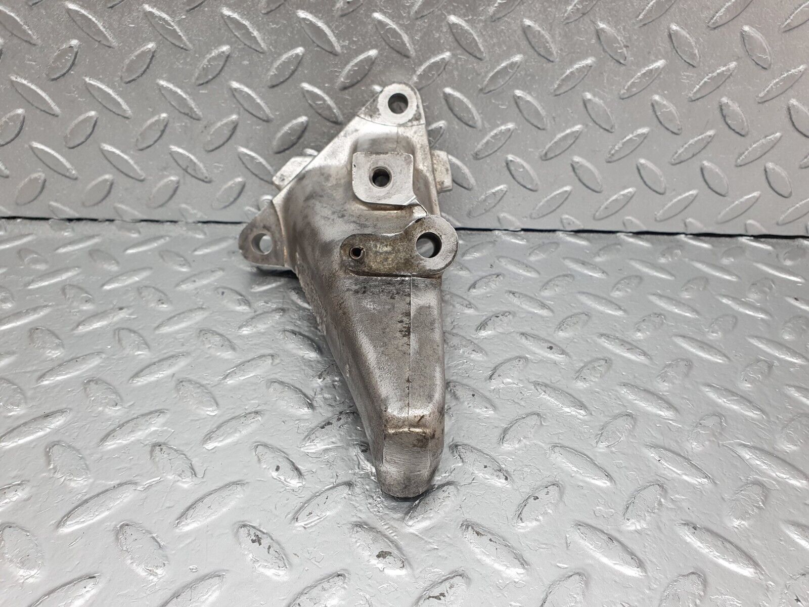 44012 Mercedes-Benz C123 230CE Coupe Engine Mount Bracket Left Side 1022230504