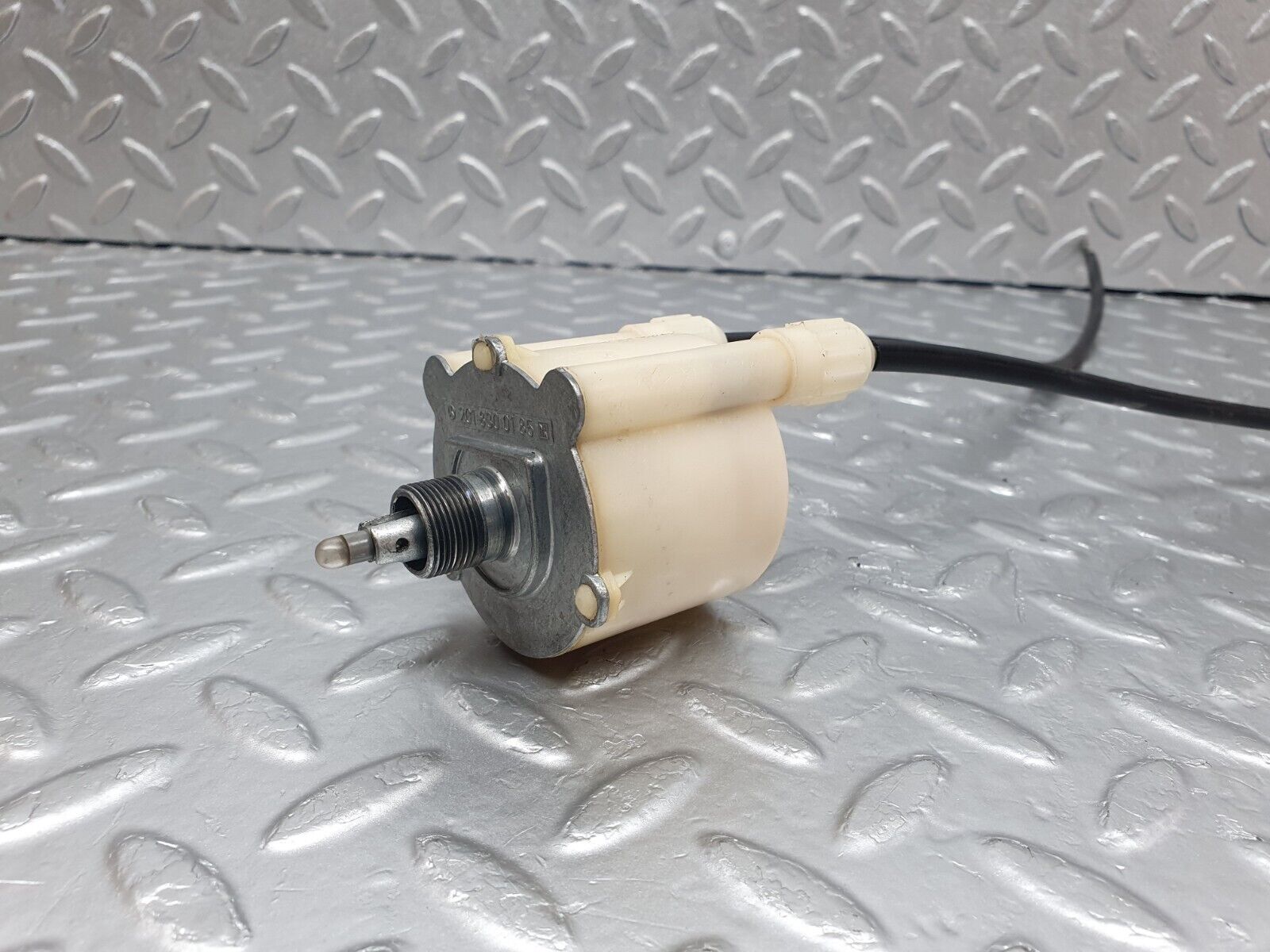 42865 Mercedes-Benz W201 190 2.0L Heater Control Switch 2018300185