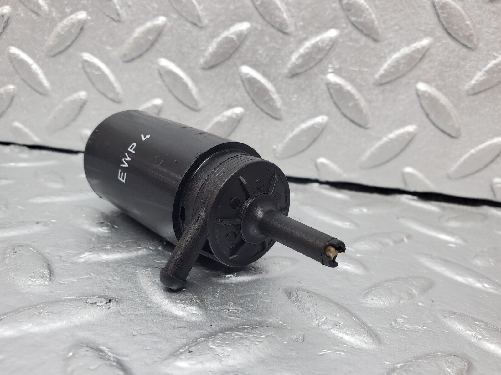 44347 Mercedes-Benz W123 280E Windscreen Washer Pump