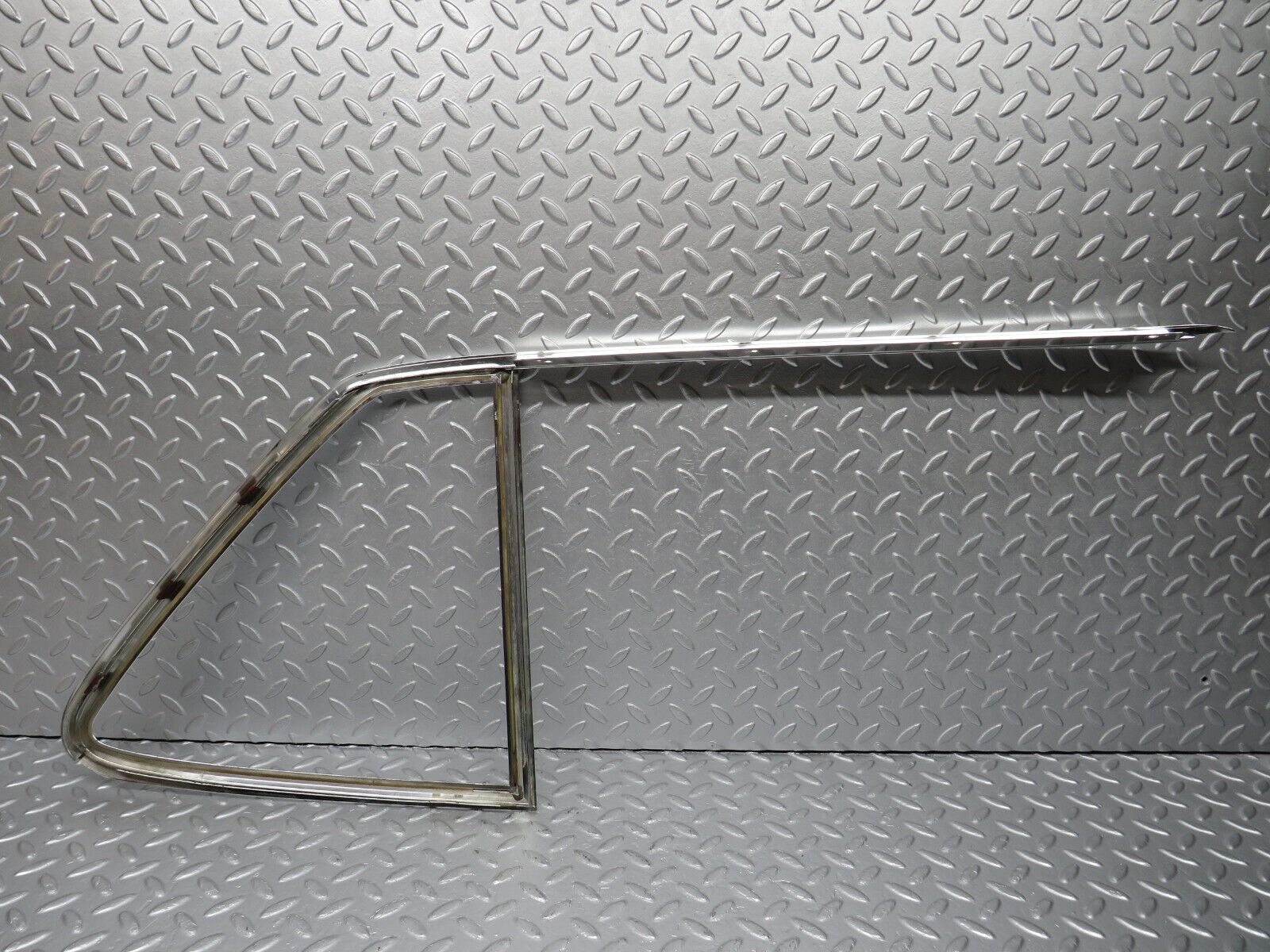 40196 Mercedes-Benz R107 Hardtop Side Window Chrome Moulding Trim Left