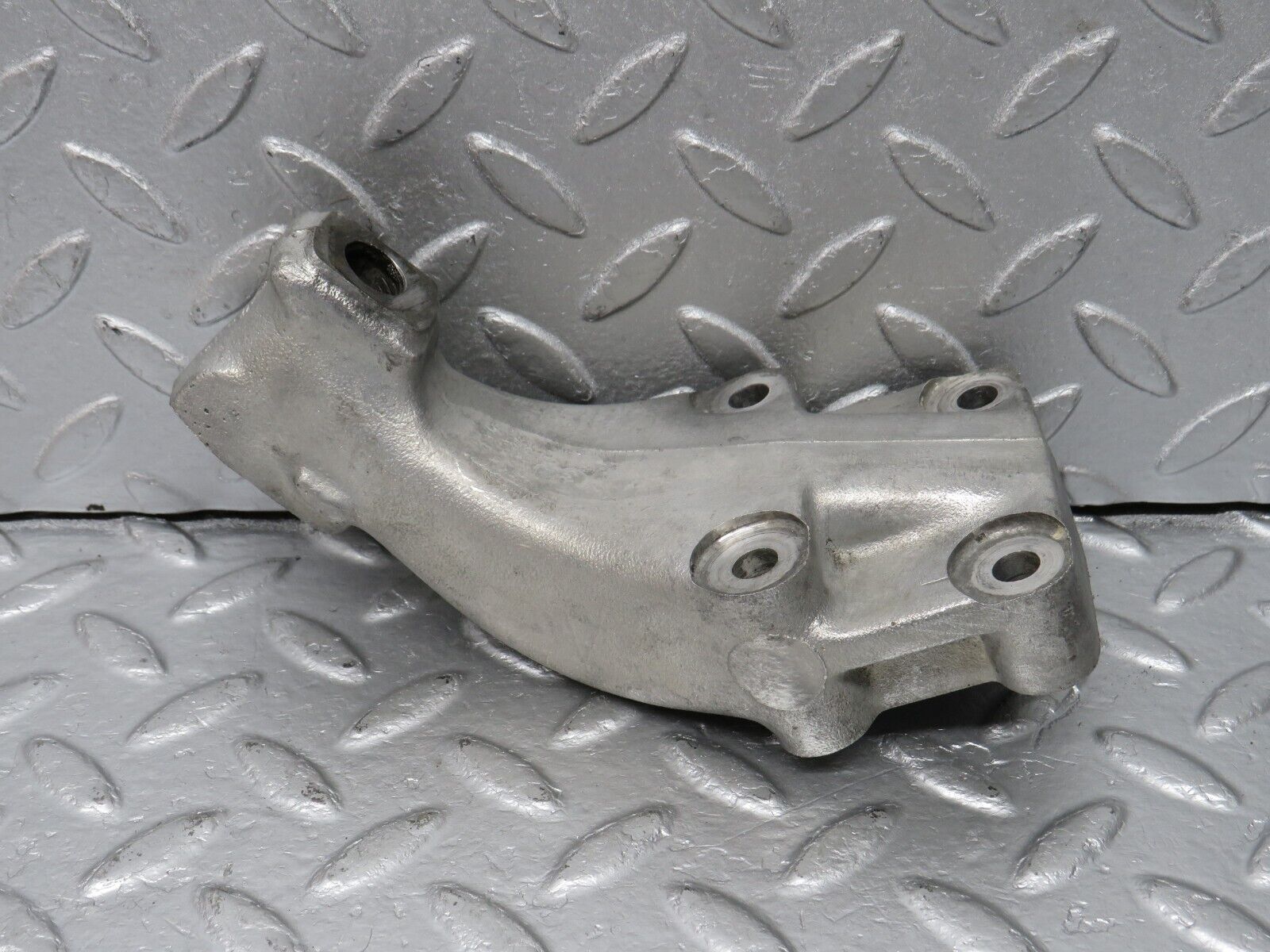 39878 Mercedes-Benz R107 350SL Engine Mount Bracket Right 1162234504