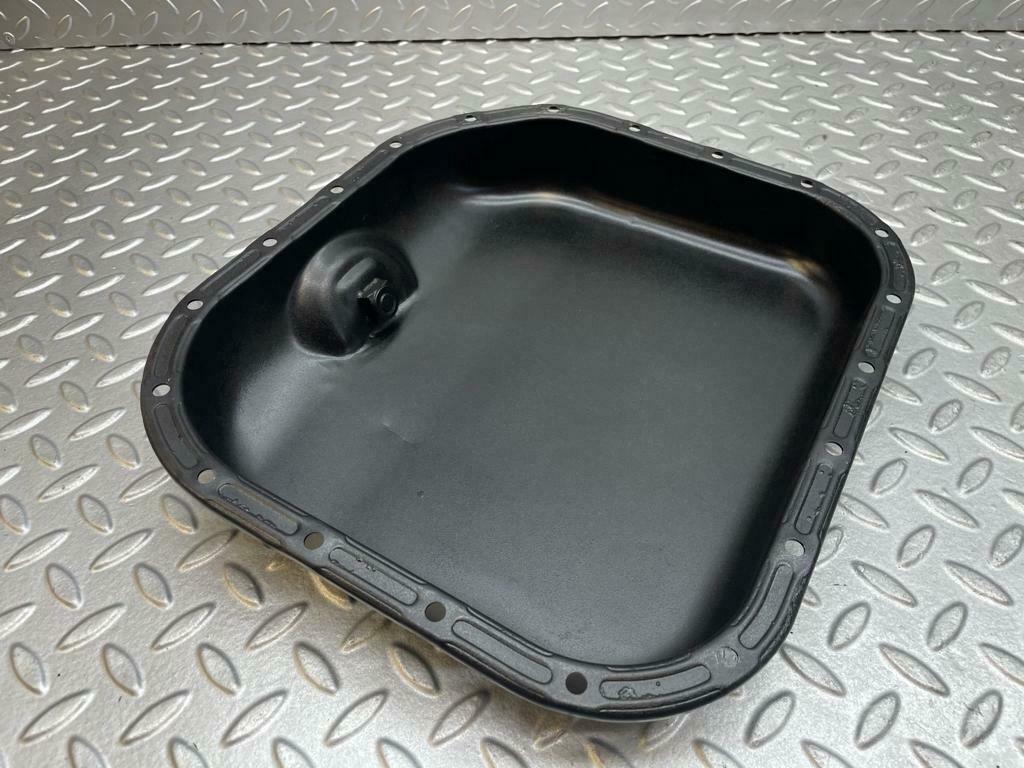 0018 Mercedes-Benz W116 350 SE Oil Sump Cover