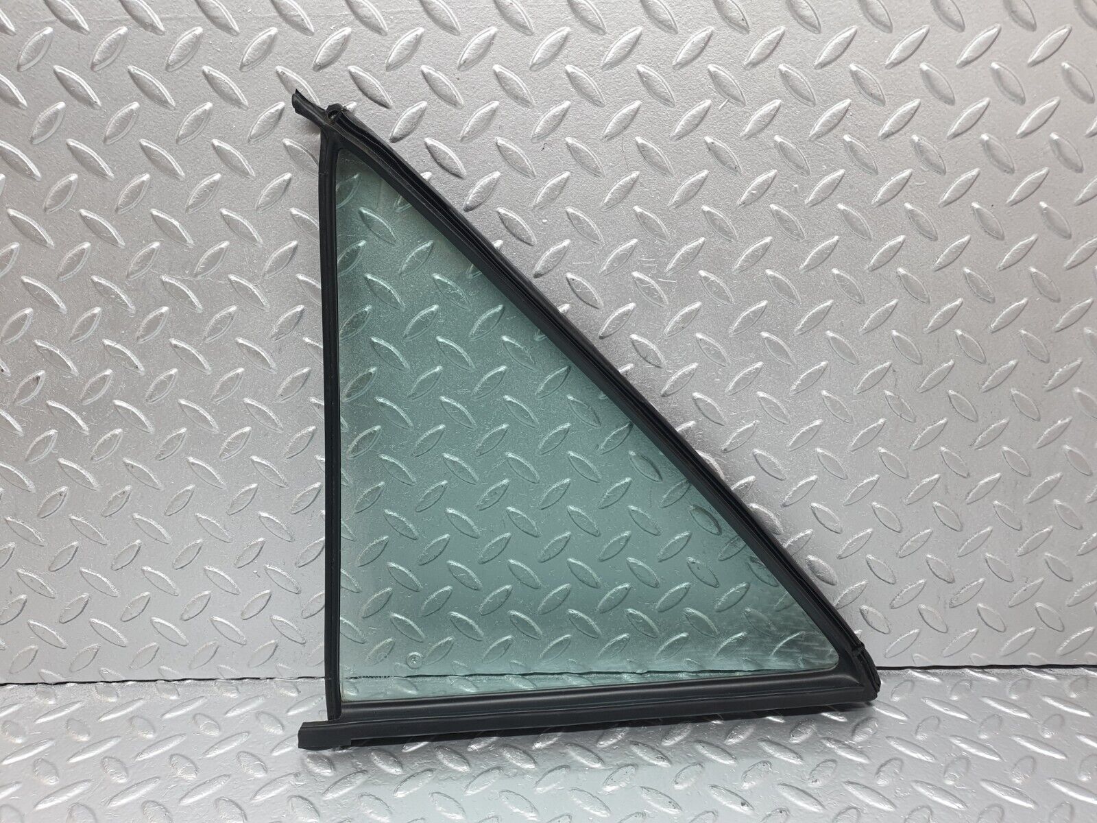 42870 Mercedes-Benz W201 190 2.0L Rear Right Quarter Window Glass 2017350624