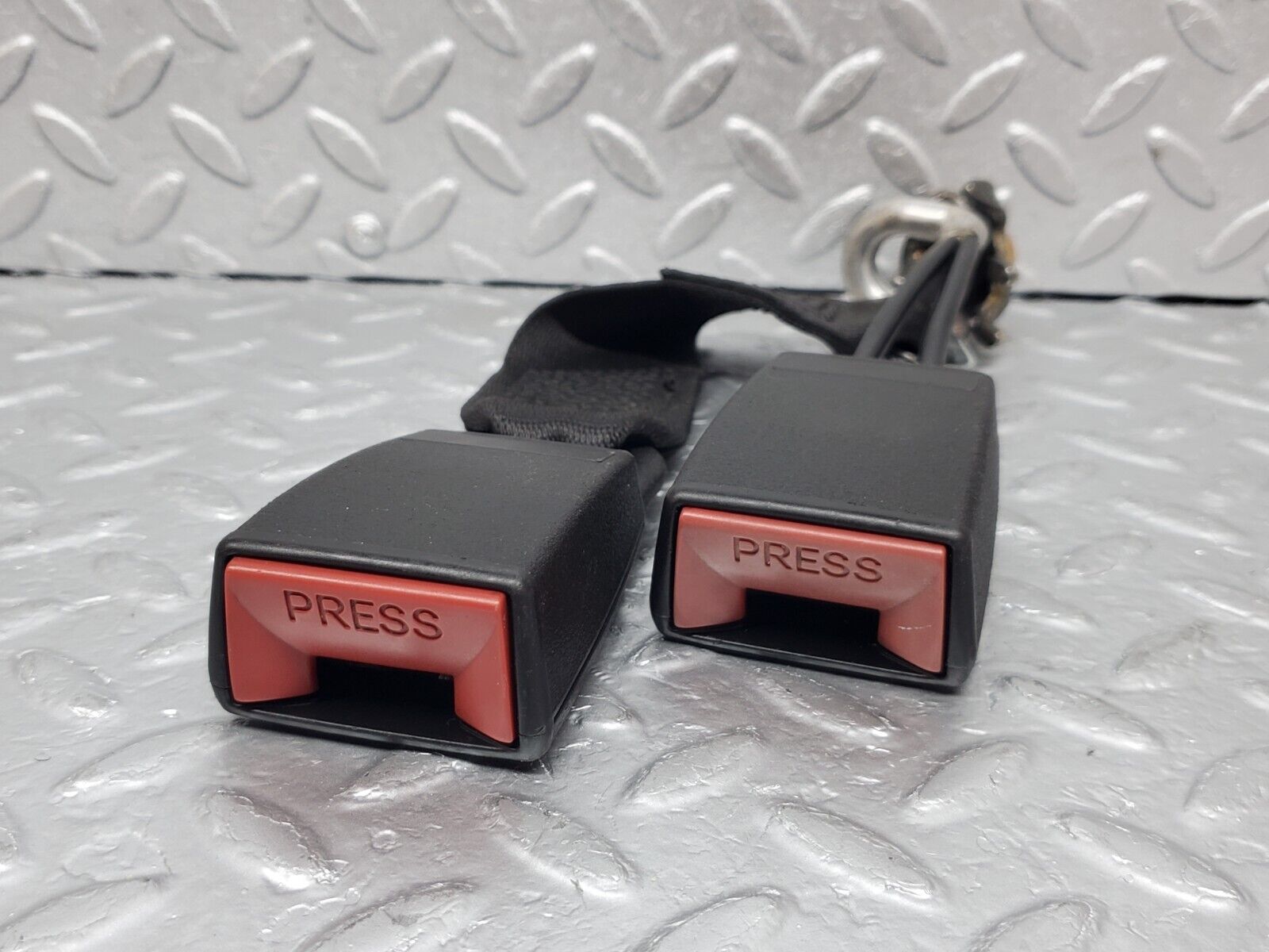 44839 Mercedes-Benz W124 220E Rear Seat Belt Set With Buckle 1248601286 1248608585 1248601696