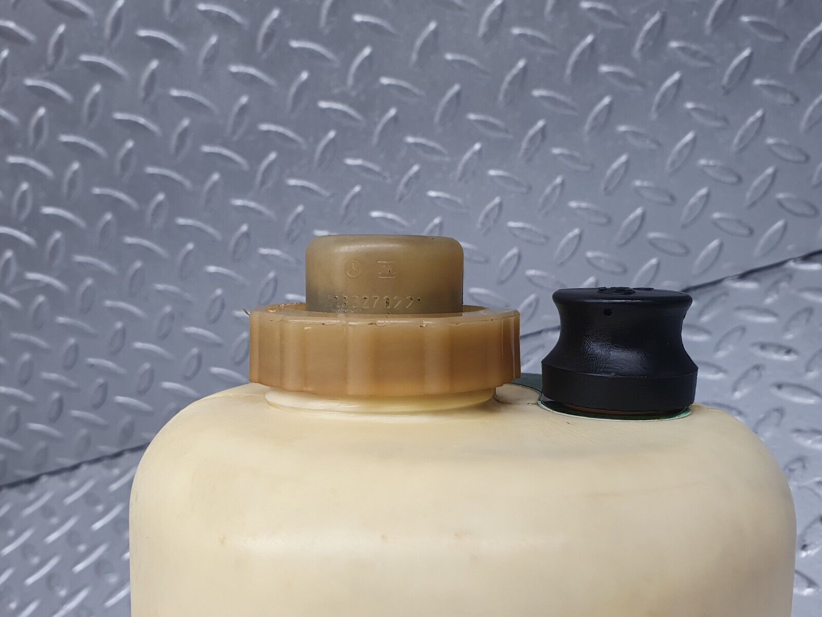 43506 Mercedes-Benz C126 380SEC Coupe Hydraulic Suspension Fluid Reservoir