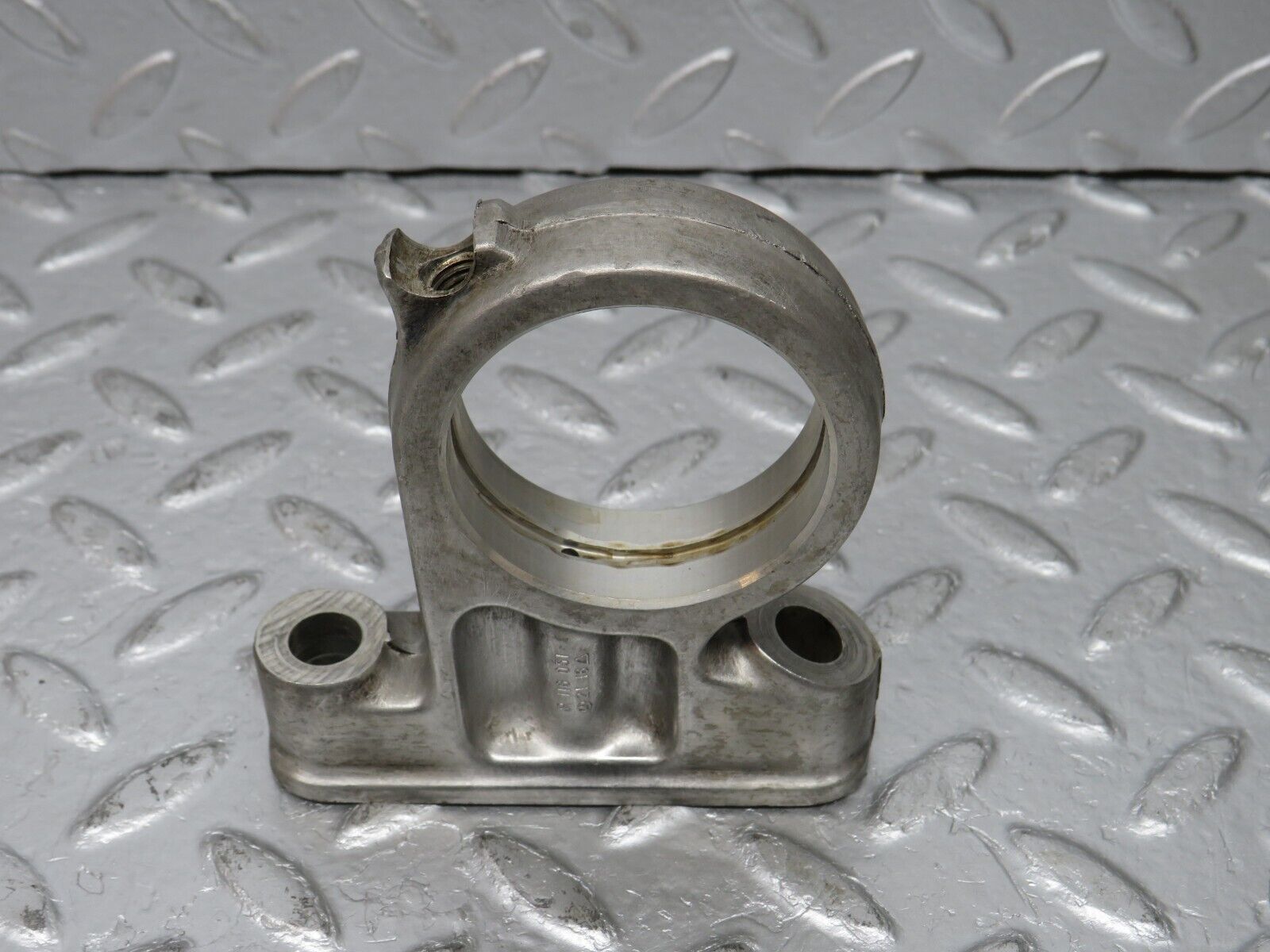 32792 Mercedes-Benz C107 R107 350 V8 Camshaft Tower Bearing 1160512118