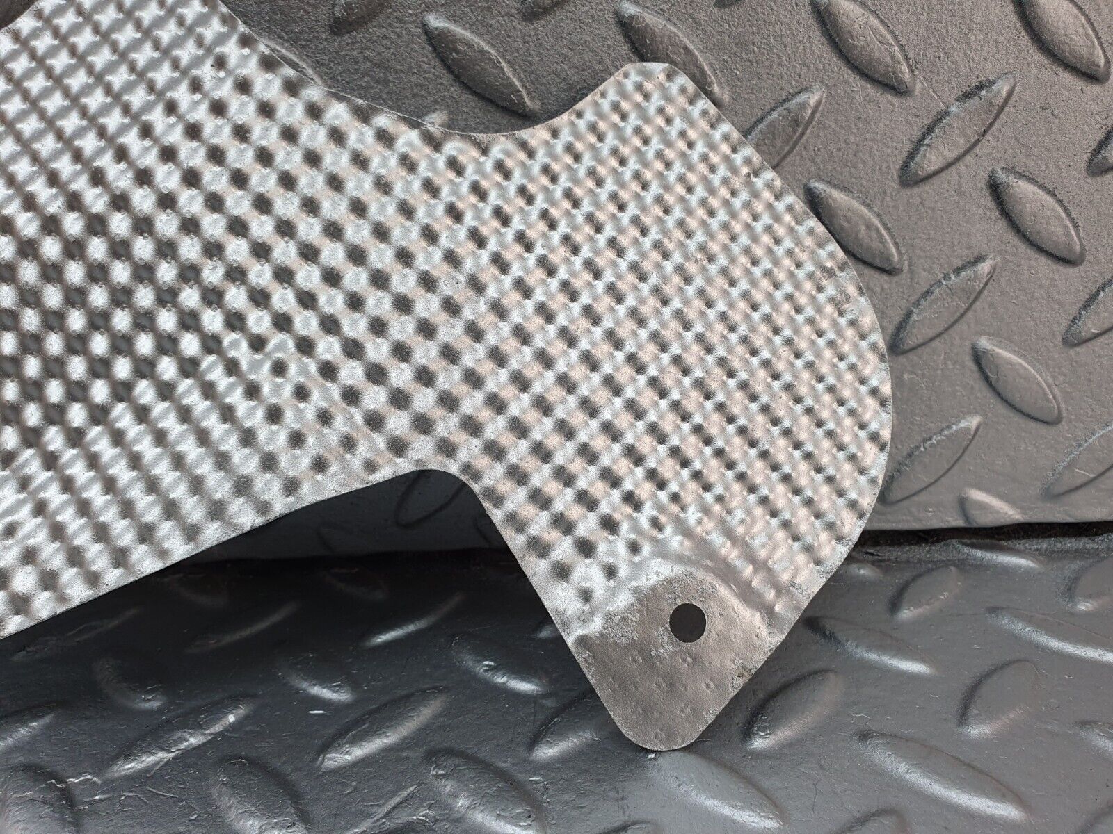 41892 Mercedes-Benz W202 C200 Exhaust Heat Shield