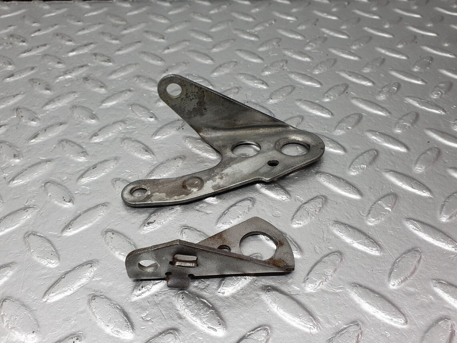 41617 Mercedes-Benz W124 200E Engine Lifting Eyes Hooks