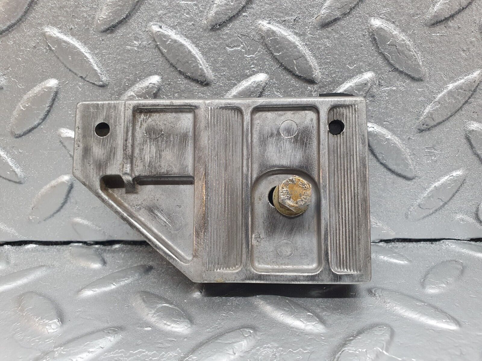 43581 Mercedes-Benz C126 380SEC Coupe Door Window Guide Bracket 1267250332