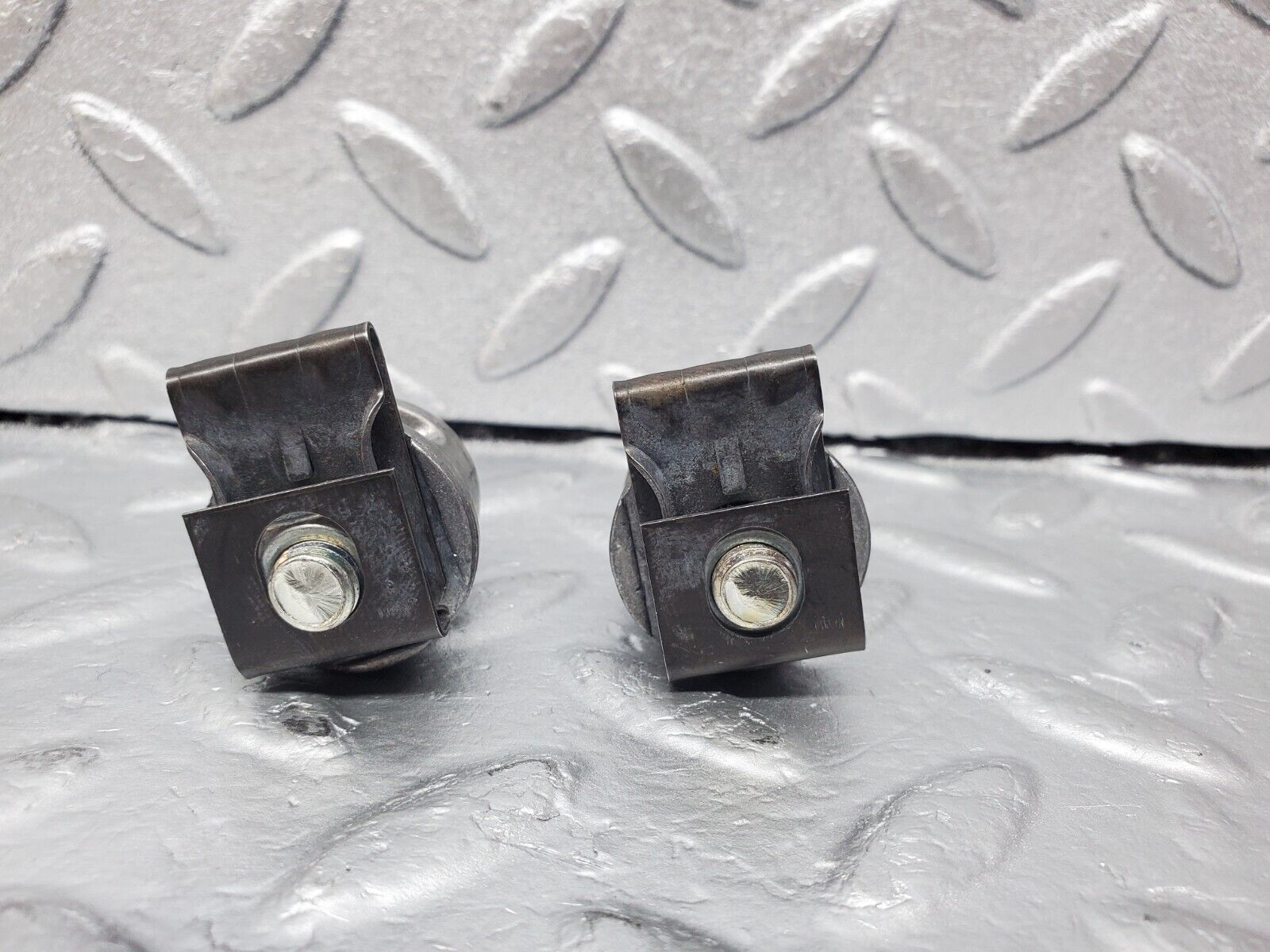 45728 Mercedes-Benz W126 420SE Rear Seat Holder 2X