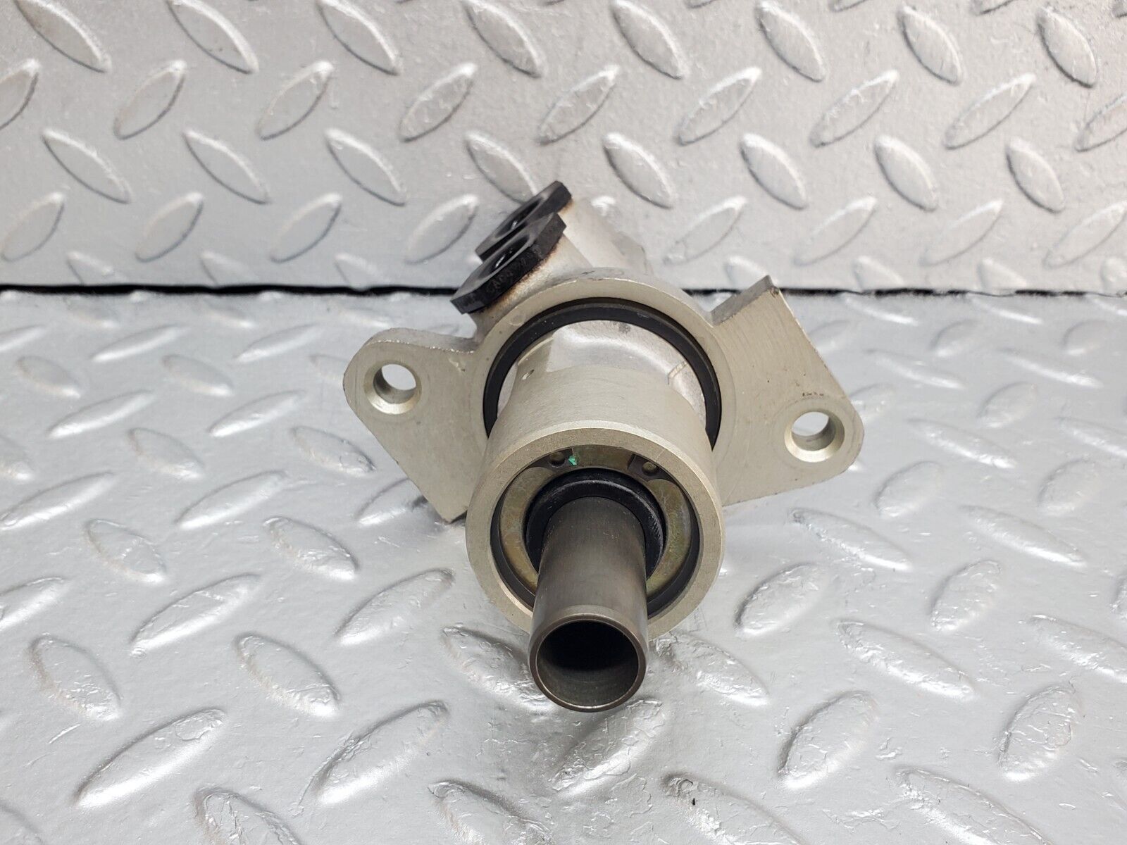 44674 Mercedes-Benz W124 220E Brake Master Cylinder